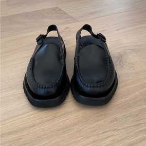 HEREU BLACK SLINGBACK LOAFERS SIZE 39
NEW CONDITION NEVER WORN